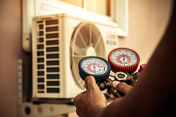 Professional Ac Installation technician working in Carlyle, IL